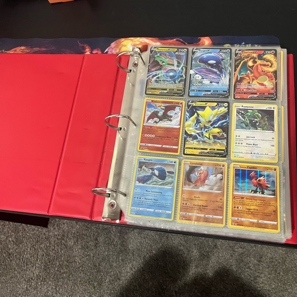 350 Pokémon Card Binder
